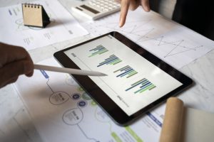 Dados financeiros de uma empresa exibidos em gráficos